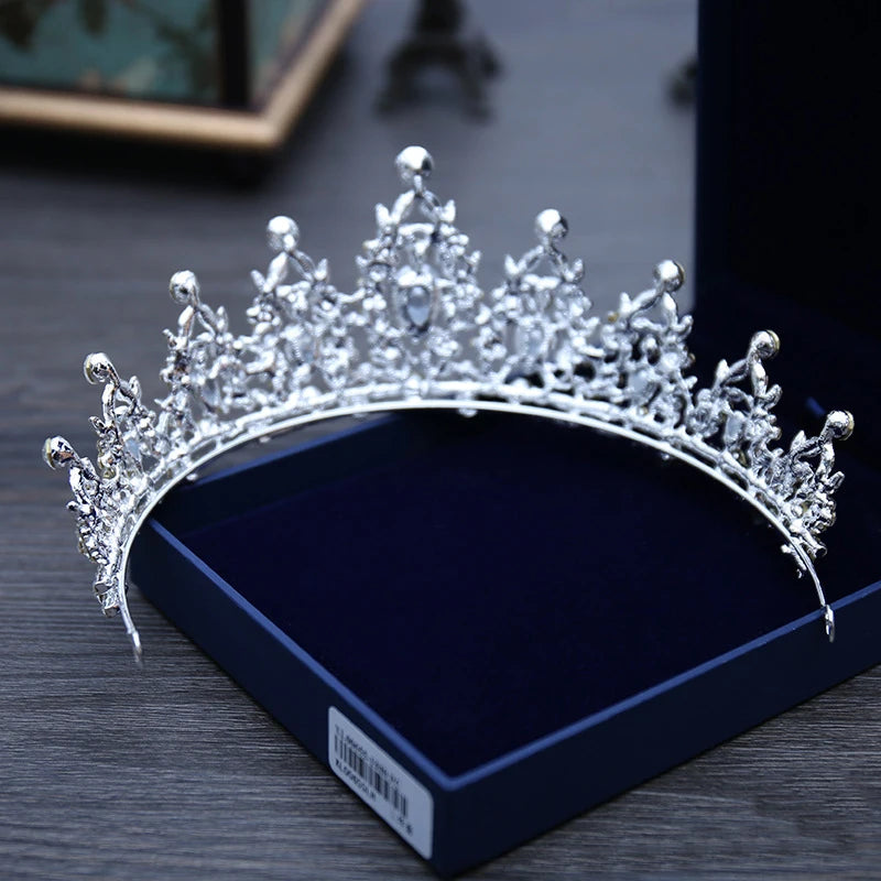 Silbernes Brautdiadem mit Kristallen – Hochzeitskrone & Haarschmuck