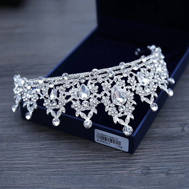 Silbernes Brautdiadem mit Kristallen – Hochzeitskrone & Haarschmuck