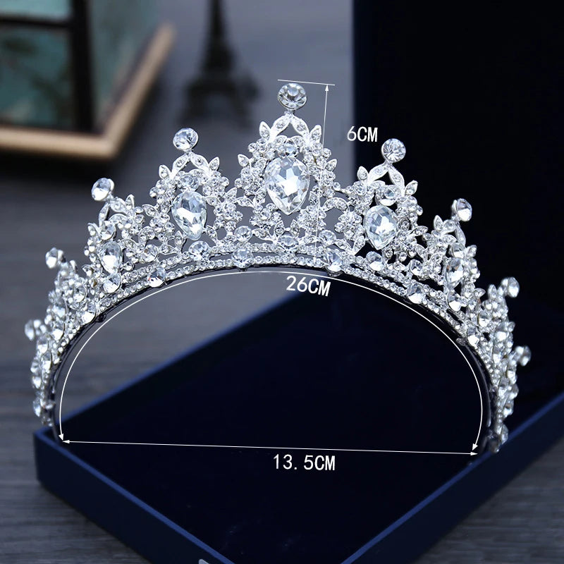Silbernes Brautdiadem mit Kristallen – Hochzeitskrone & Haarschmuck