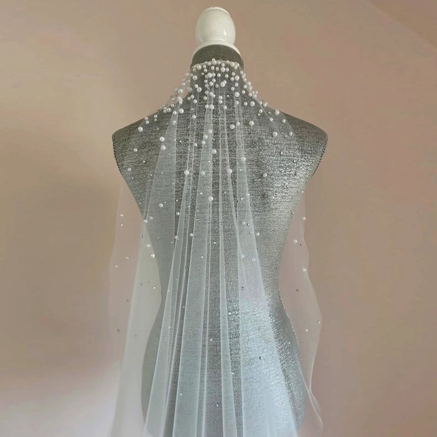 V135 Kurze Perlen Brautschleier 1 Ebenen Hochzeit Strass Schleier Hochzeit Haarschmuck für Bräute Fingertip Länge