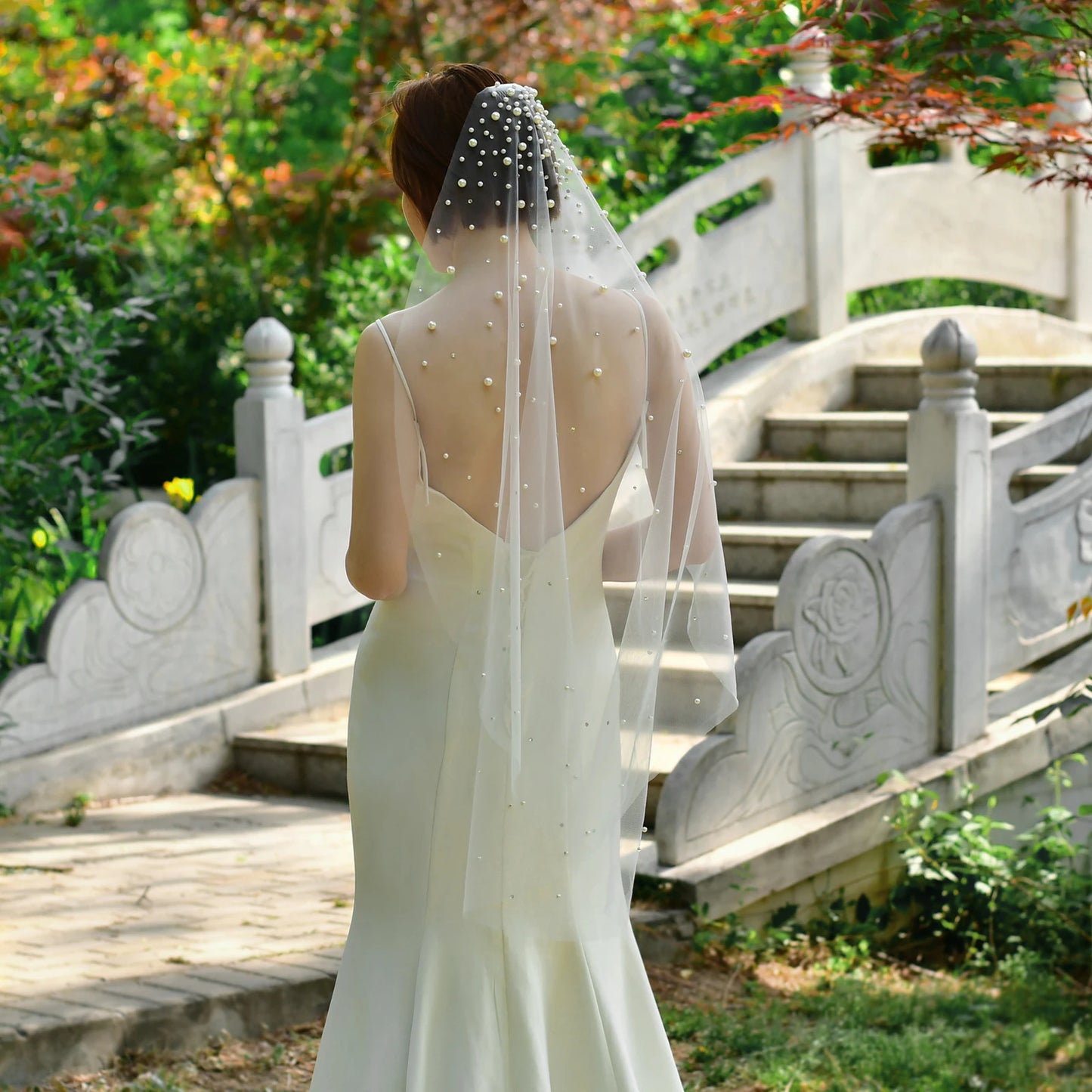 V135 Kurze Perlen Brautschleier 1 Ebenen Hochzeit Strass Schleier Hochzeit Haarschmuck für Bräute Fingertip Länge