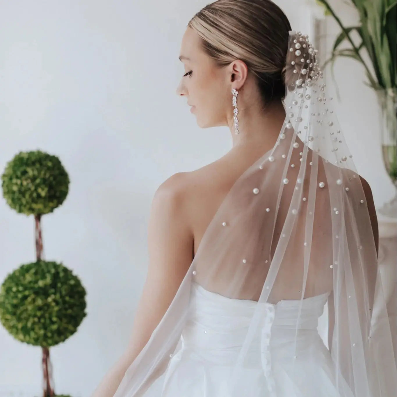V135 Kurze Perlen Brautschleier 1 Ebenen Hochzeit Strass Schleier Hochzeit Haarschmuck für Bräute Fingertip Länge