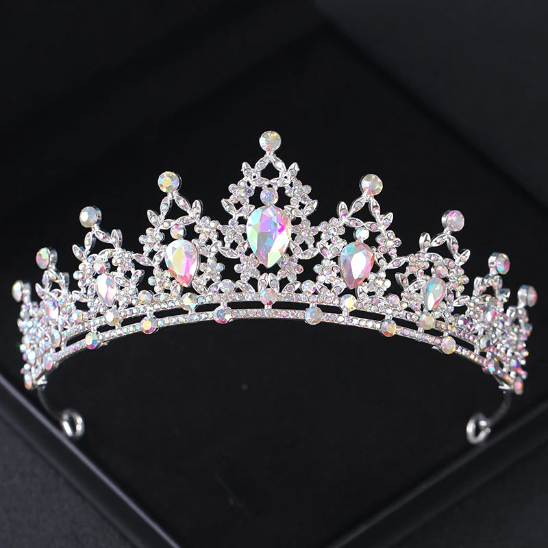 Silbernes Brautdiadem mit Kristallen – Hochzeitskrone & Haarschmuck