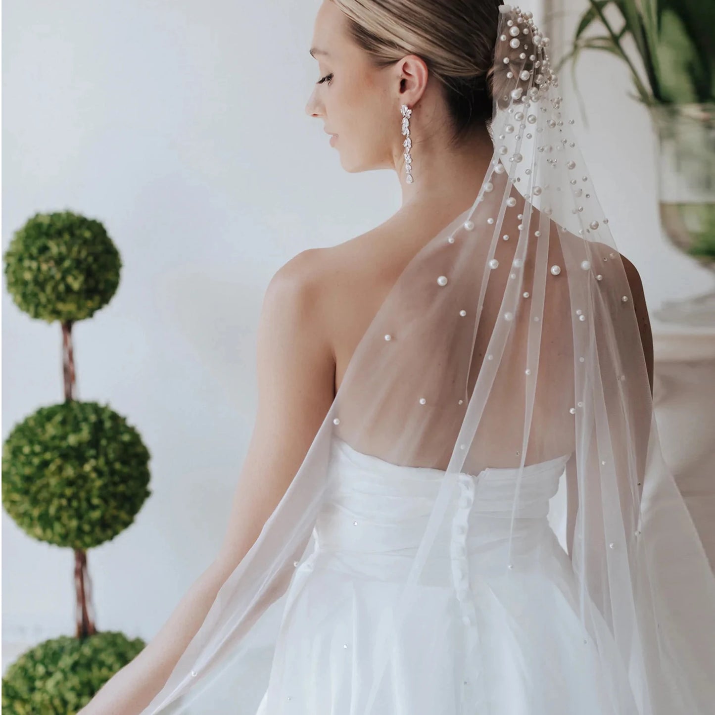 V135 Kurze Perlen Brautschleier 1 Ebenen Hochzeit Strass Schleier Hochzeit Haarschmuck für Bräute Fingertip Länge