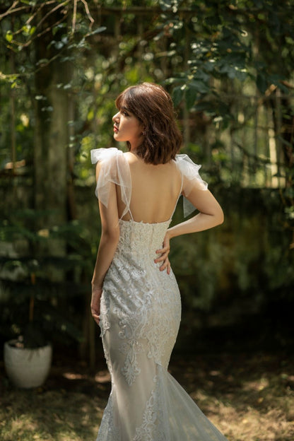 Jolie - Enchanting Allure: Explore the Seductive Mermaid Wedding Dress Adorned with Luxurious Floral Lace and Sparkling Glitter