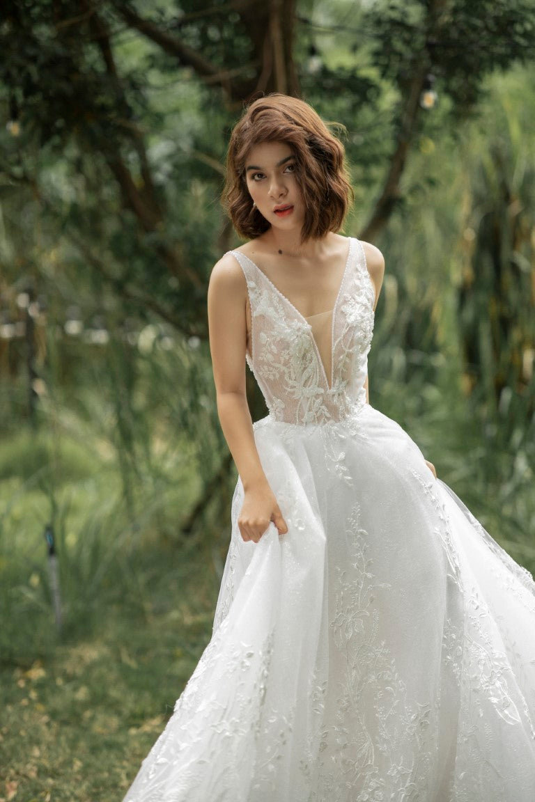 Amelinda - "Enchanting Romance: Floral Lace A-Line Wedding Dress with V-Neckline and Open Back"
