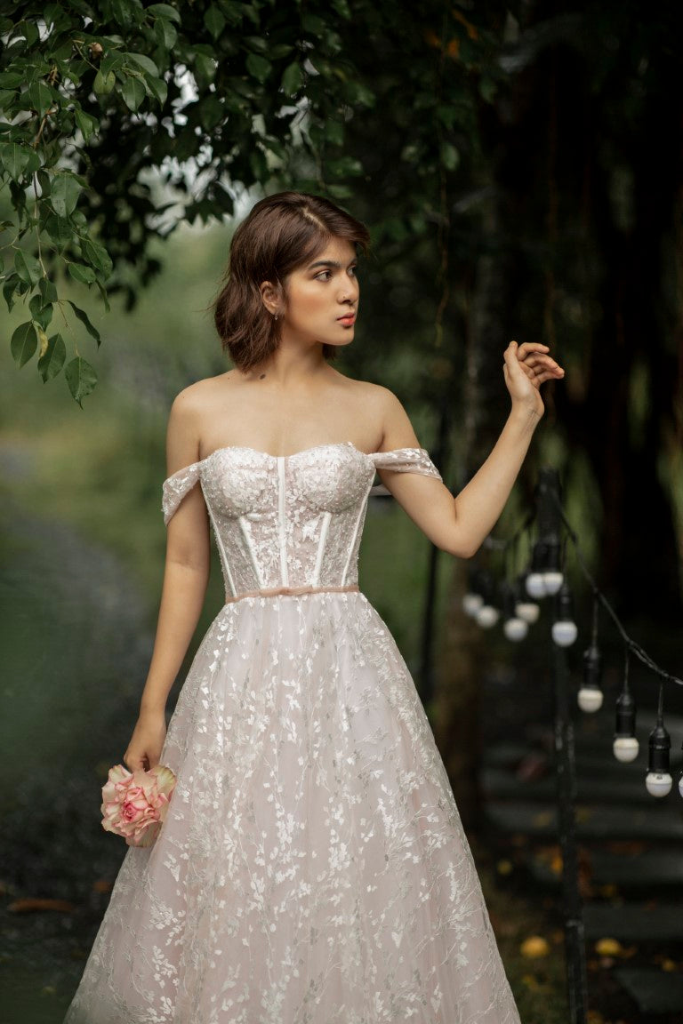 Off-Shoulder Corset and Exquisite Lace - Make Memories in Style