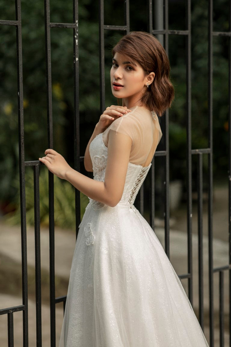 Elegant Sleeveless A-Line Bridal Gown: Luxurious Corset and Sparkling Lace - Radiate Timeless Charm"