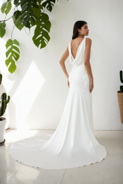 Minimalist Mermaid Bridal Gown With Sweetheart Neckline, Spaghetti Straps, Soft Flowing Train In Premium Off-White Satin