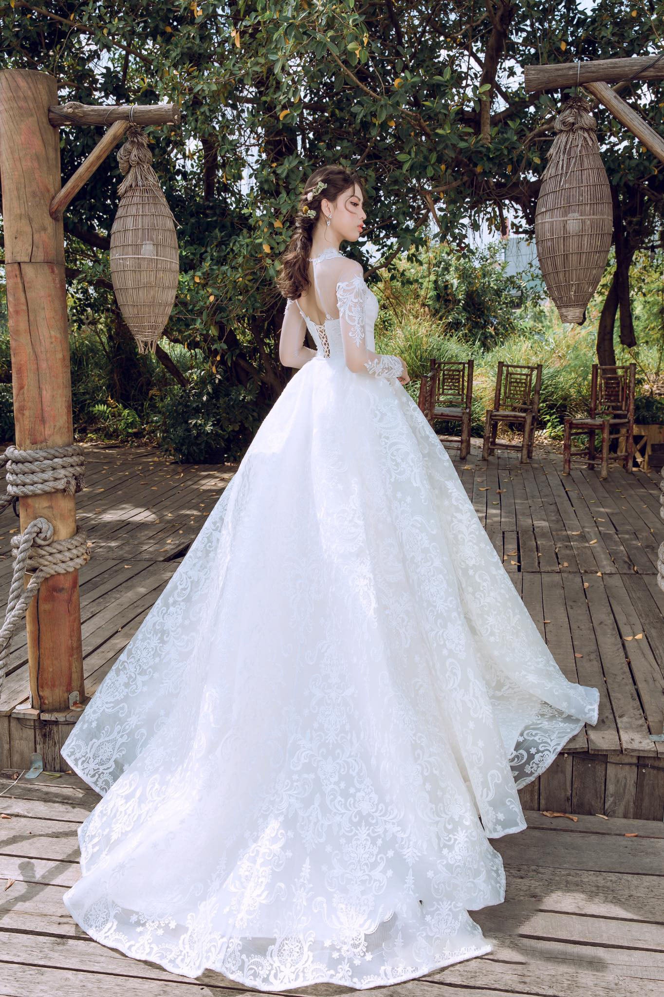 A-Line Princess Wedding Dress with Stylish Long Sleeves - Unveil the Mysterious Sparkle with Elegance!