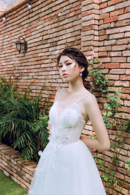 Tazanna - Captivating Grace: Sensor Sensitive A-Line Wedding Dress with Exquisite Shoulder Straps