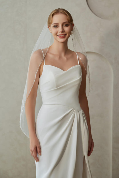 Elegant Fingertip-Length Wedding Veil with Delicate Beaded Edge