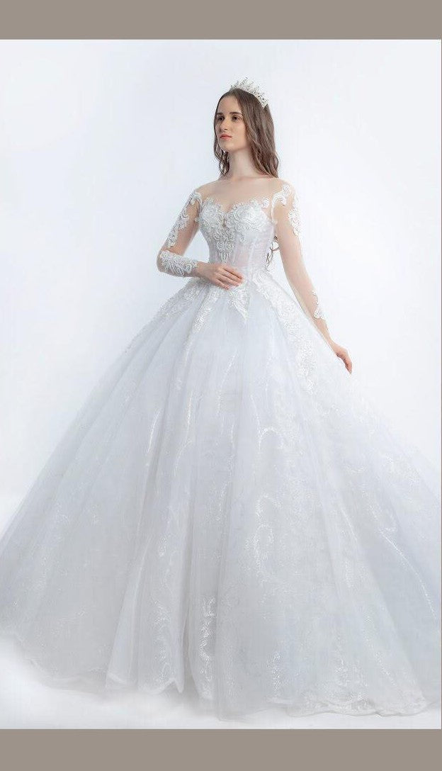 Princess Ball Gown Wedding Dress: Exquisite Corset with High-End Lace Embellishments