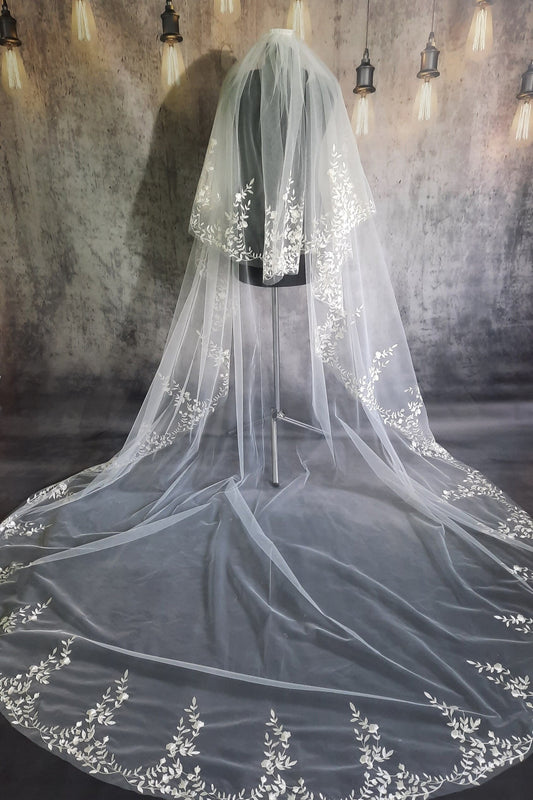 Enchanting Two-Layer Cathedral Wedding Veil with Delicate Leaf Embroidery