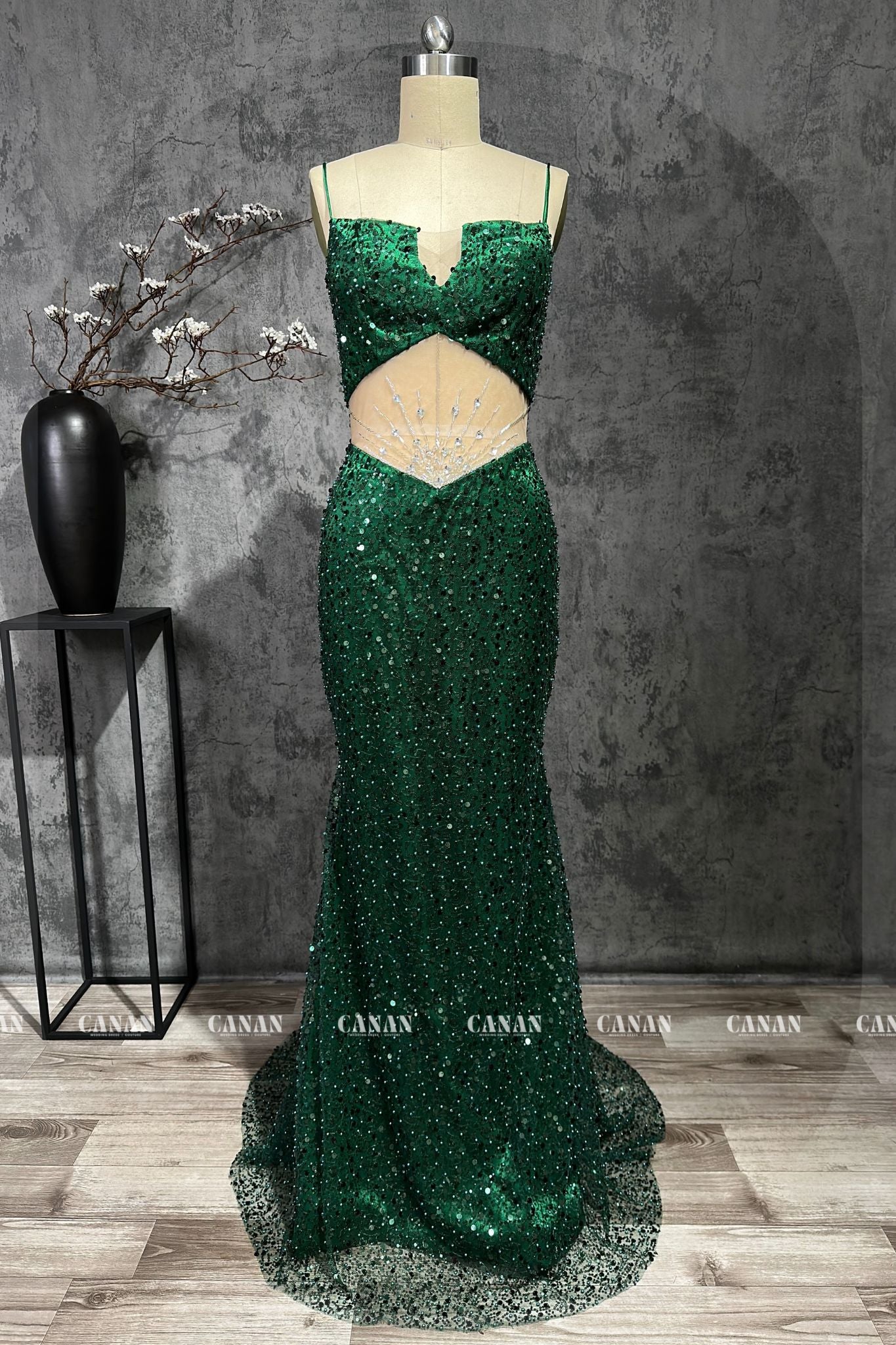 Green Sexy Sleeveless Corset Evening Dress: Alluring Elegance for Special Occasions