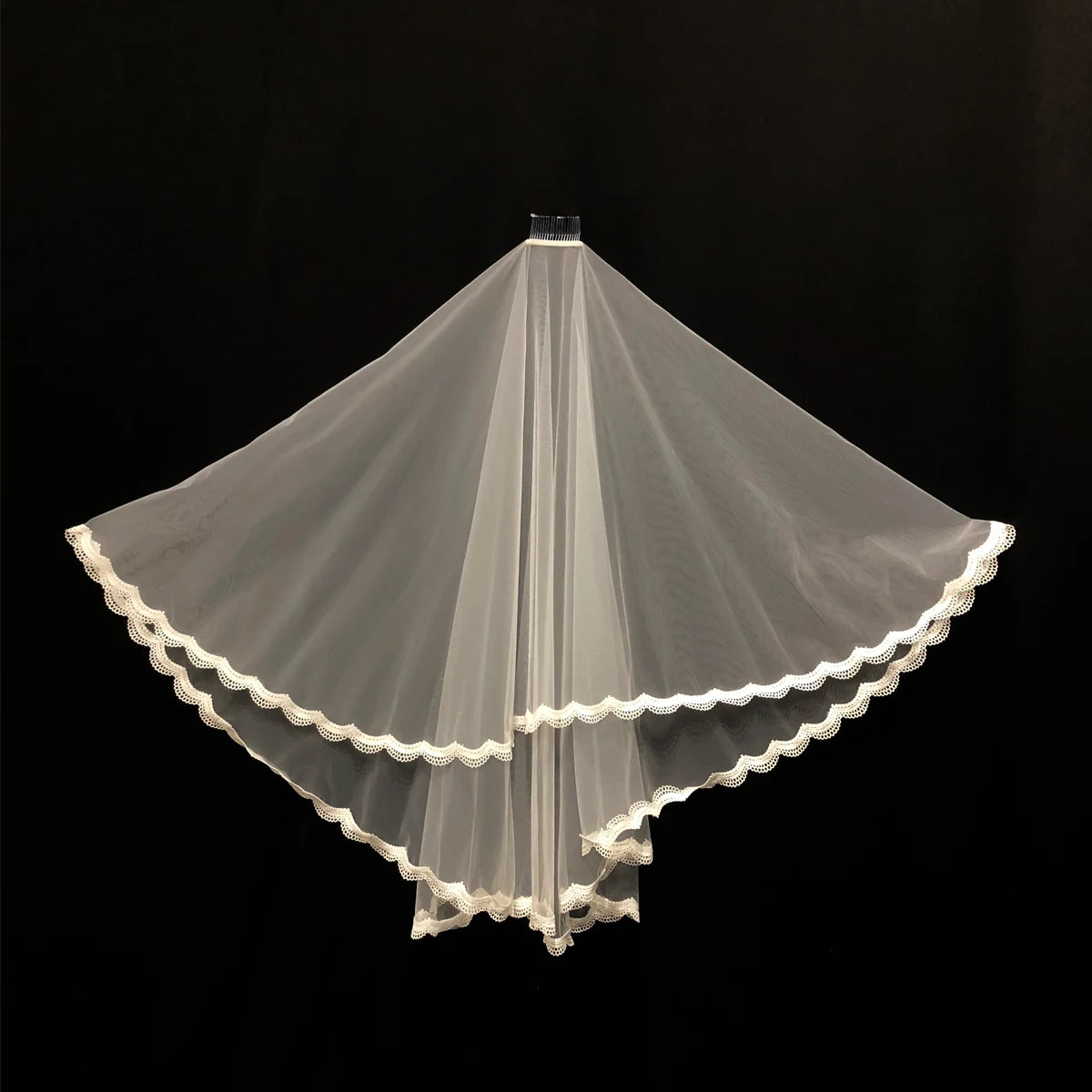 Canan Hollow Lace Bridal Veil – One-Layer Soft Tulle