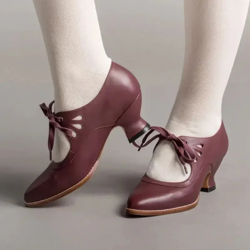 Retro Mary Jane Shoes – Hollow-Tied Pointed Chunky Heels (Plus Sizes)