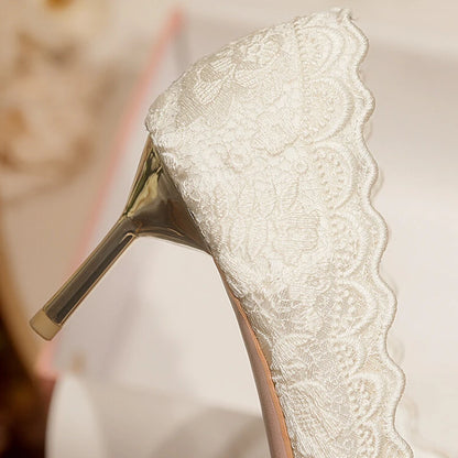 Embroidered Bridal Retro Heels – Pointed Pumps