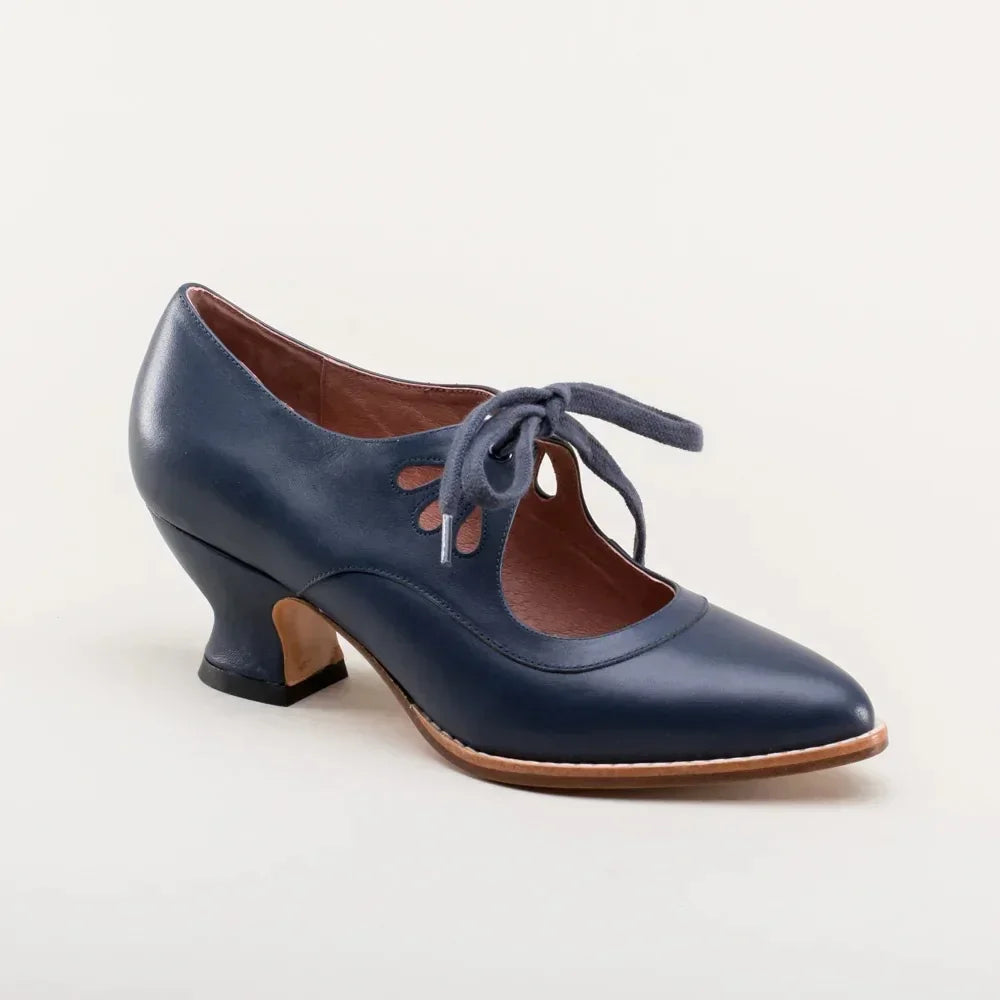 Retro Mary Jane Shoes – Hollow-Tied Pointed Chunky Heels (Plus Sizes)