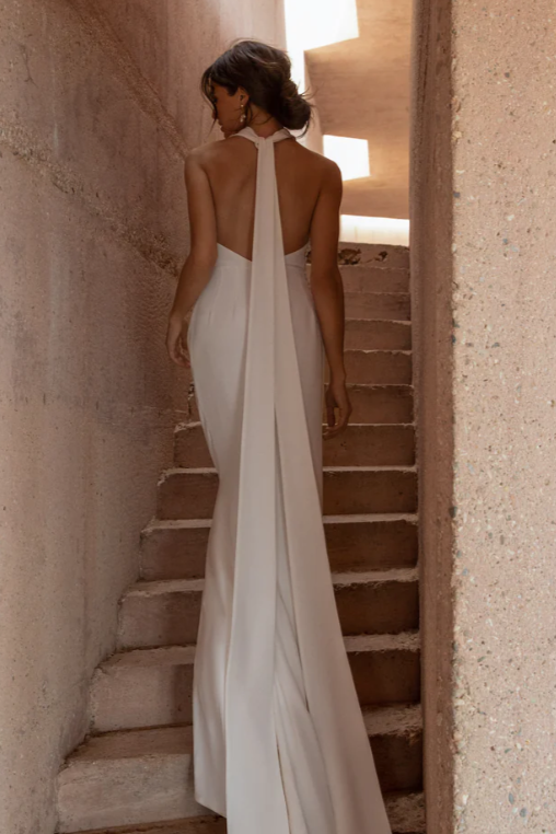 Minimalist Mermaid Wedding Dress - The Perfect Combination of Glamor and Elegance