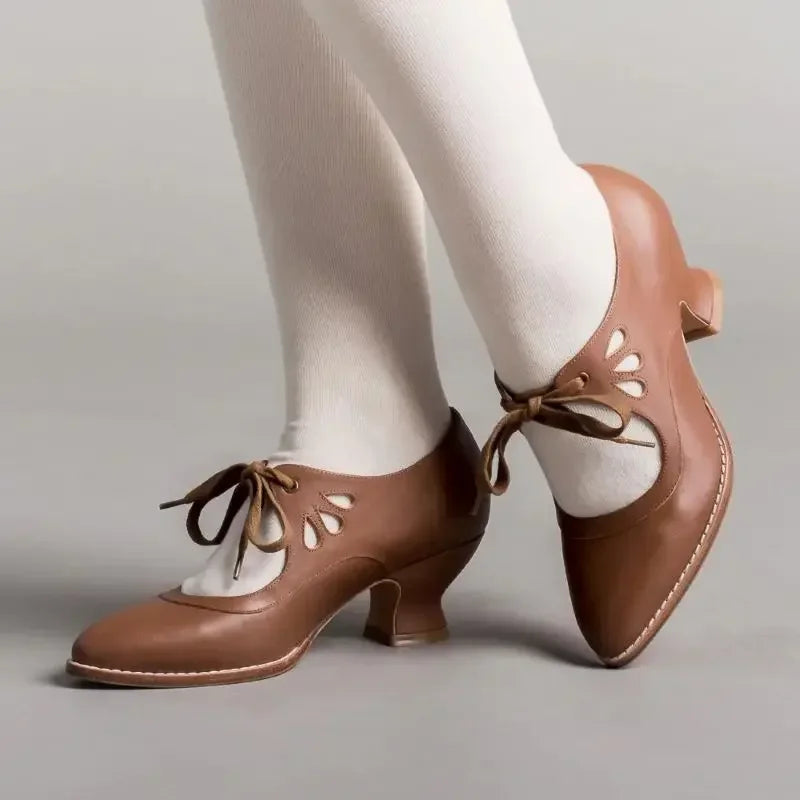 Retro Mary Jane Shoes – Hollow-Tied Pointed Chunky Heels (Plus Sizes)