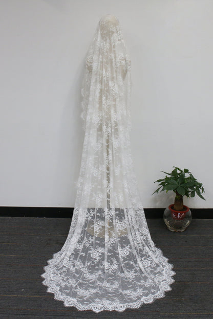 Vintage-Inspired Cathedral Lace Wedding Veil with Scalloped Edges