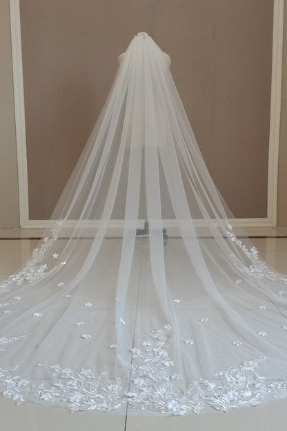 Elegant Cathedral-Length Wedding Veil with Floral Lace Appliqué