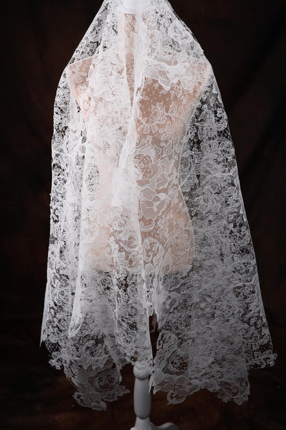 Vintage-Inspired Mantilla Wedding Veil with Intricate Lace