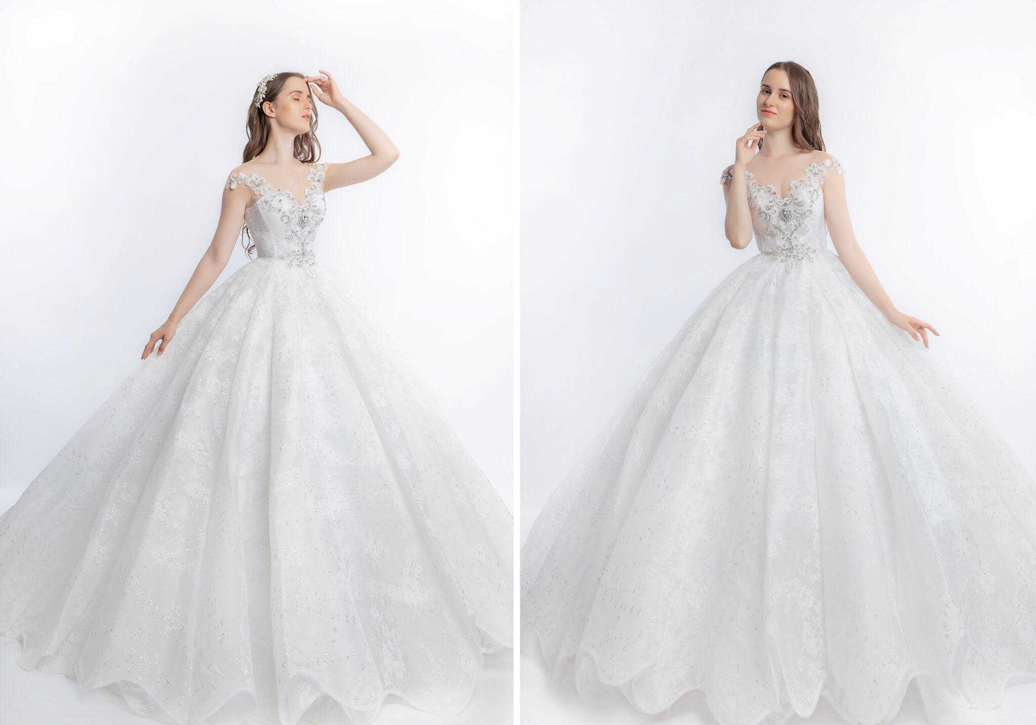 Modern Princess Ball Gown Wedding Dress: Sparkling A-line with Off-Shoulder Sleeves