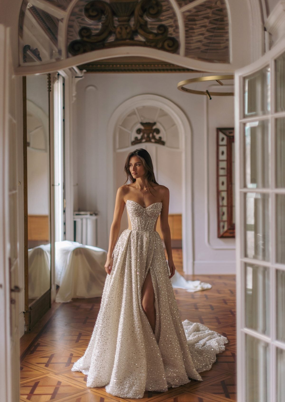 Elegant sweetheart neckline glitter wedding dress with shiny tulle and high slit