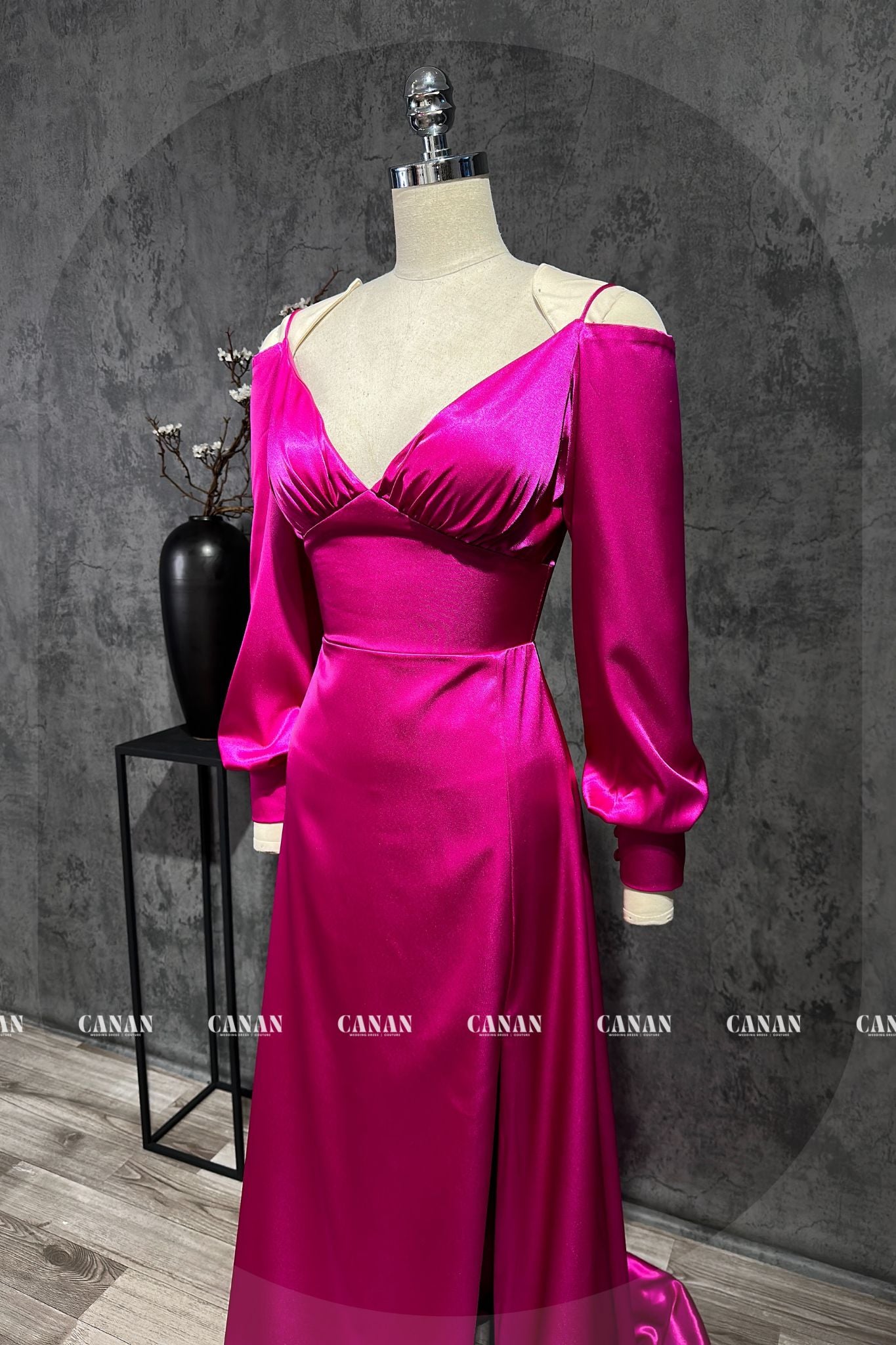 Dilys - Luxurious Lotus Pink Evening Dress with Sensual Silhouette