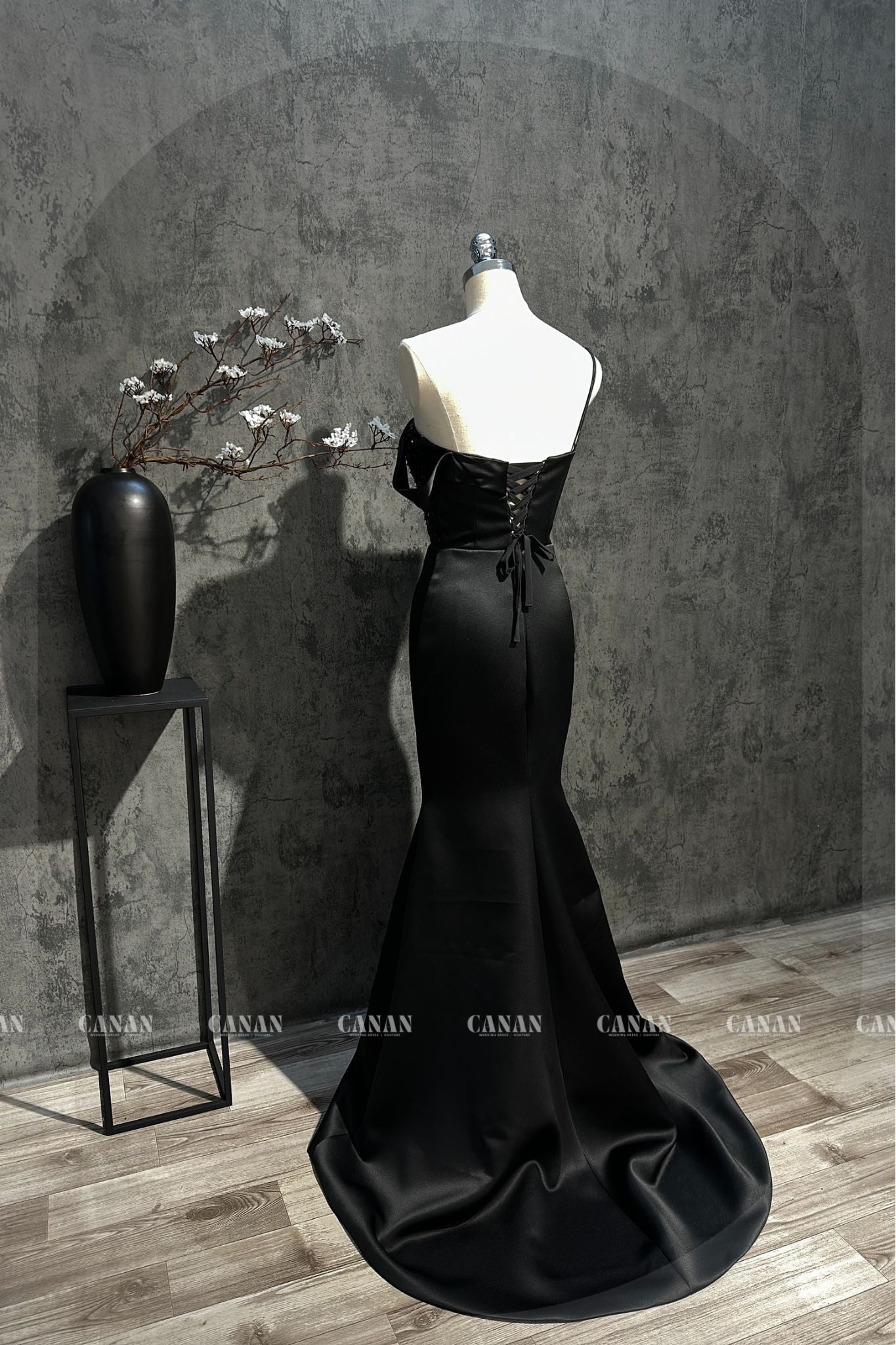 Black Evening Mermaid Dress Embellished with Premium Glitter