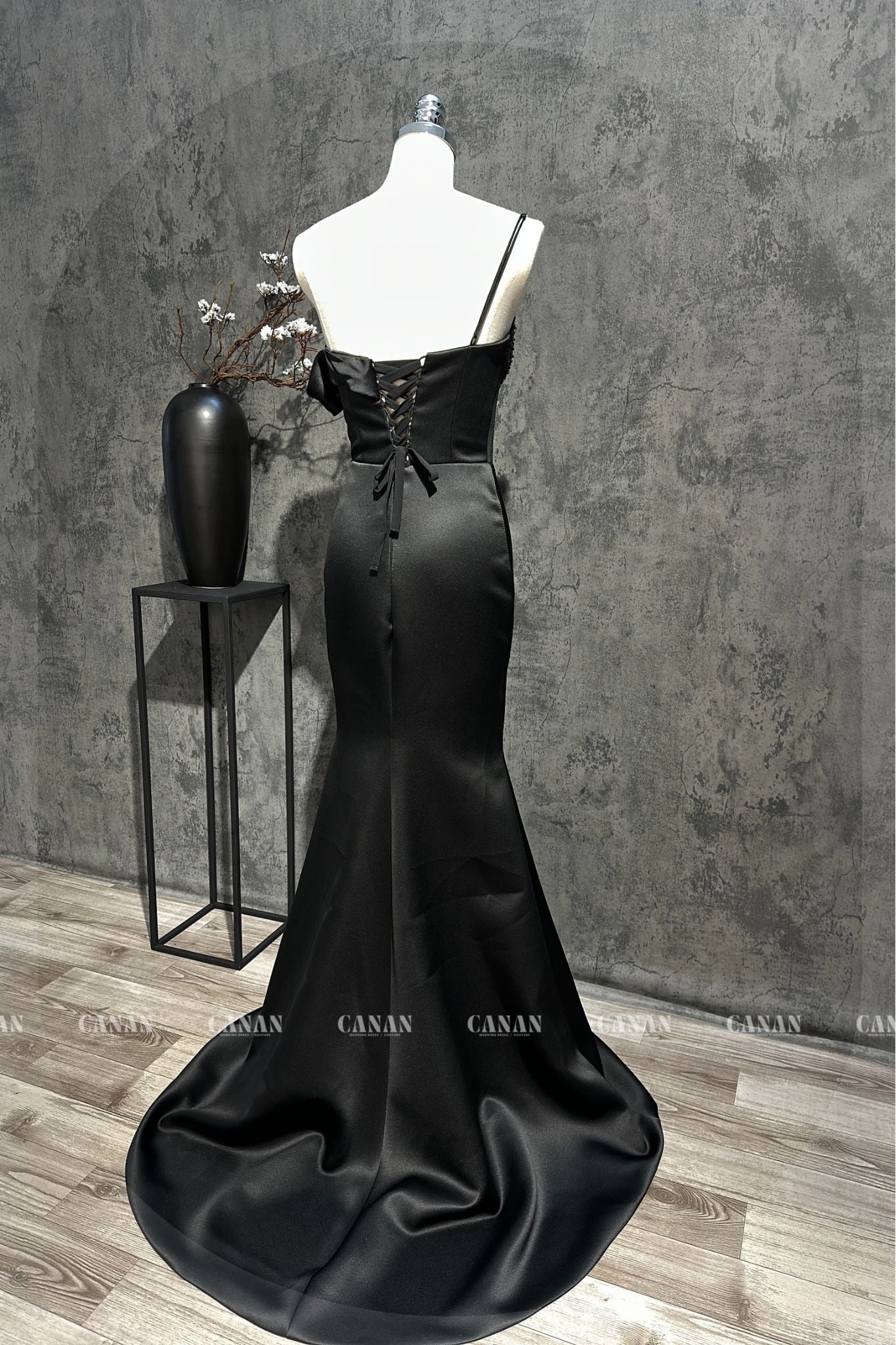 Black Evening Mermaid Dress Embellished with Premium Glitter