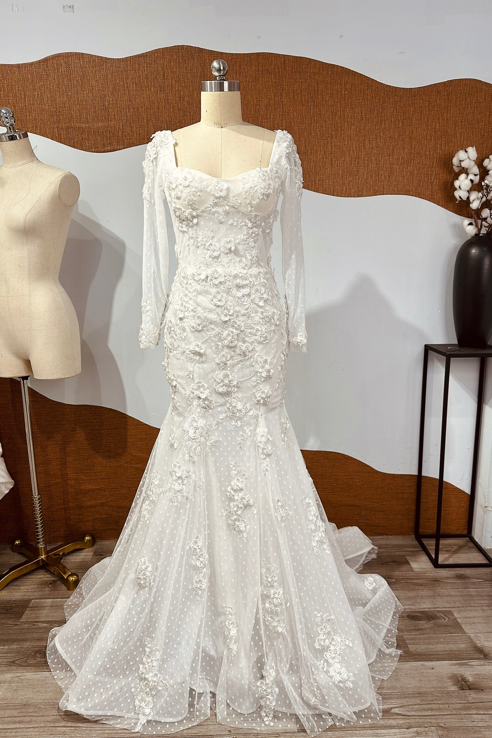 Elegant Floral Lace Long Sleeve Mermaid Wedding Dress with Open Back - Perfect Bridal Gown