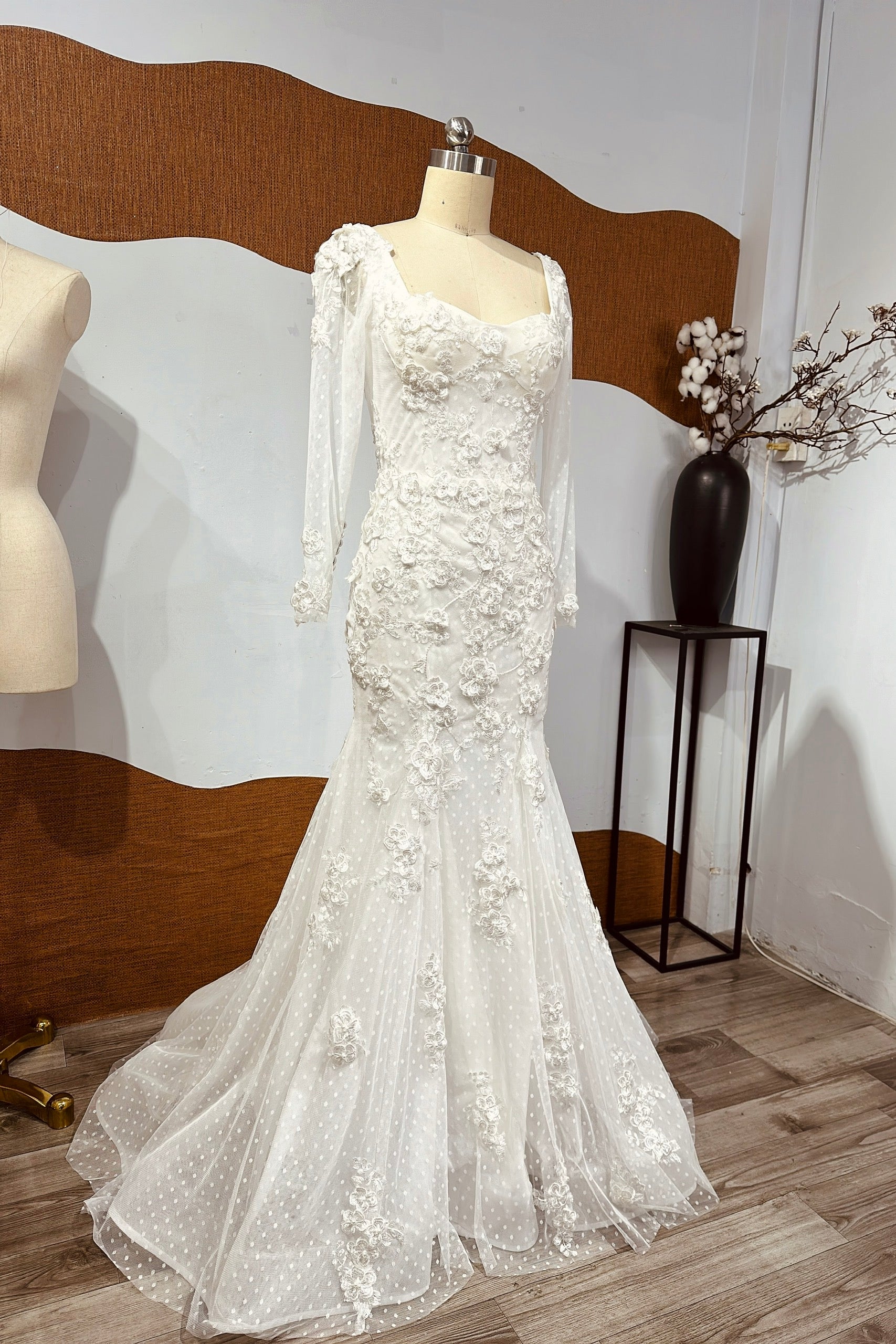 Elegant Floral Lace Long Sleeve Mermaid Wedding Dress with Open Back - Perfect Bridal Gown