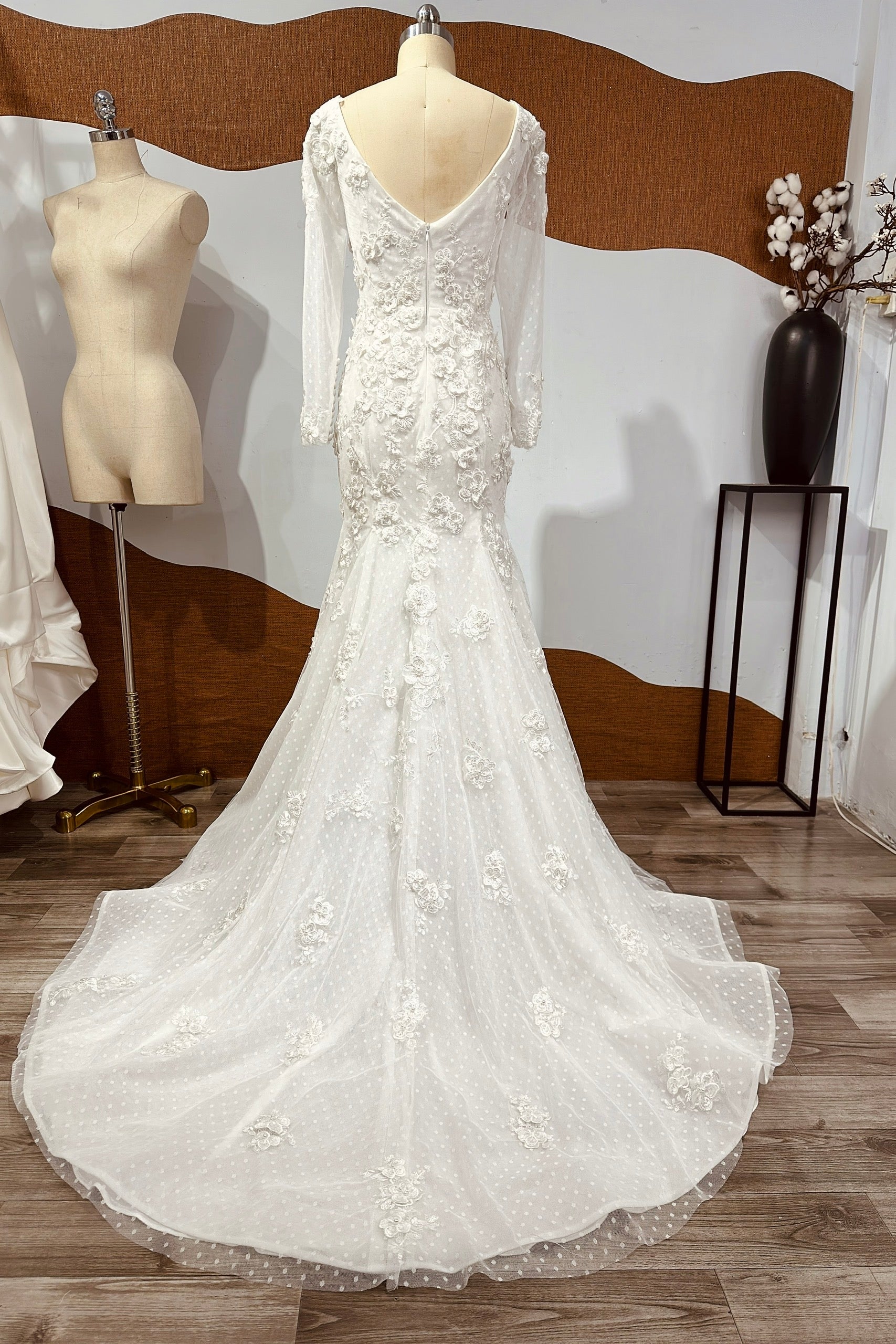 Elegant Floral Lace Long Sleeve Mermaid Wedding Dress with Open Back - Perfect Bridal Gown