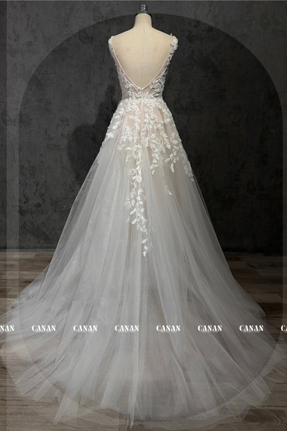 Elfleda - Floral Lace Wedding Dress: Square Neck Corset Style