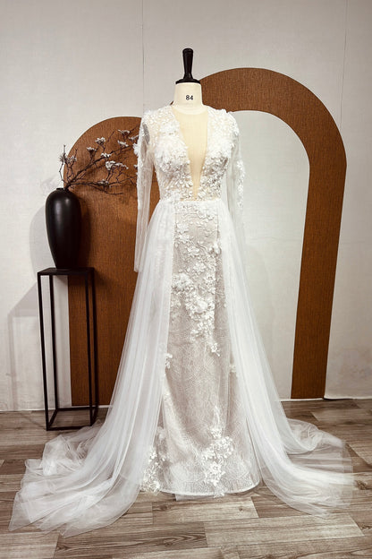Ratih - Custom wedding dresses. Long-sleeved mermaid wedding dress, Sexy mermaid wedding dress, Floral lace wedding dress, Unique wedding dress