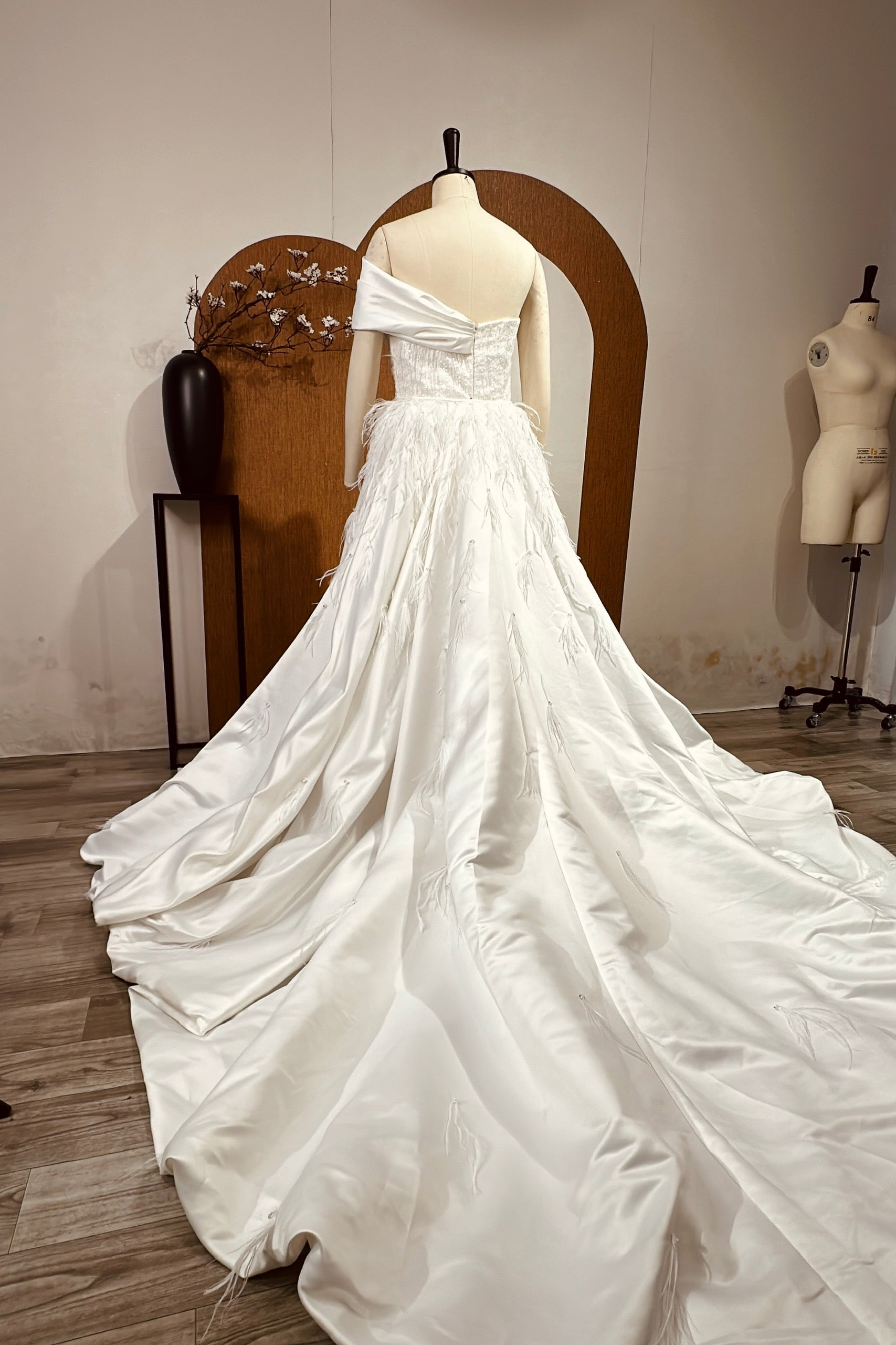 Elegant and Customizable 2-in-1 Mermaid Wedding Dress - Tailored to the Bride's Desires