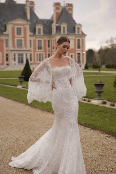 lace mermaid wedding dress strapless sweetheart fit